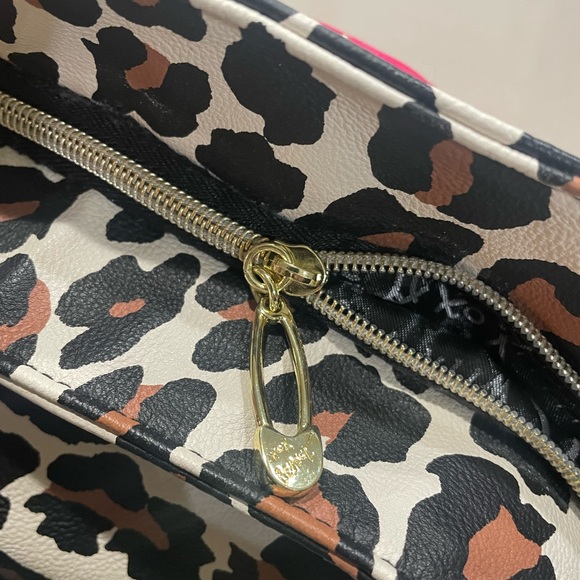 Betsey Johnson Diaper Bag/ Shoulder Bag - Picture 6 of 9